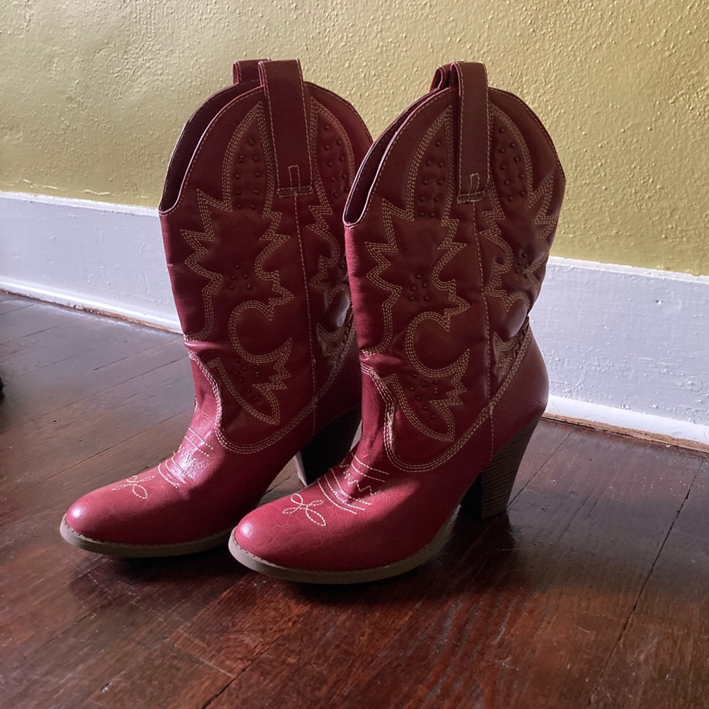 Red cowboy boots women 9